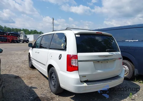 2014 Chrysler Town & Country Touring z USA, uszkodzony, nr VIN 2C4RC1BG5ER132134